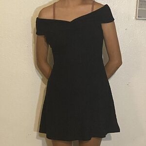 Sweetheart neckline off the shoulder black mini dress